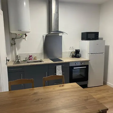 Maison De Fraichement Renovee Proche Tram Διαμέρισμα *